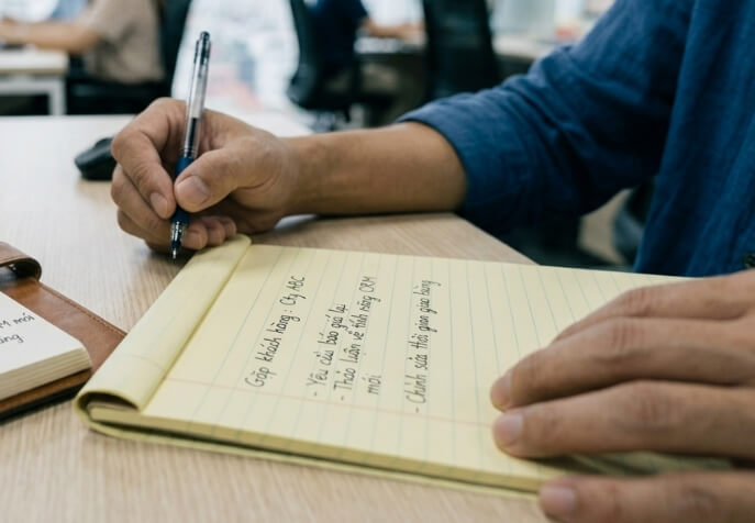 Catatan dalam CRM: 5 Langkah Mengubah Informasi menjadi Keunggulan Kompetitif – Blog
